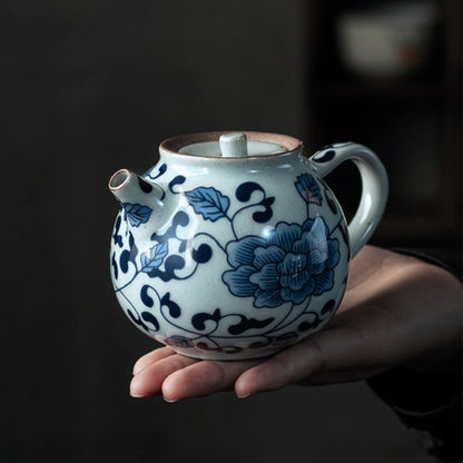130ml Vintage Blue and White Porcelain Teapots Handmade Small Capacity Ceramic Tea Pot Travel Portable Kettle Chinese Tea Set