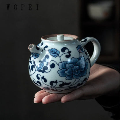 130ml Vintage Blue and White Porcelain Teapots Handmade Small Capacity Ceramic Tea Pot Travel Portable Kettle Chinese Tea Set