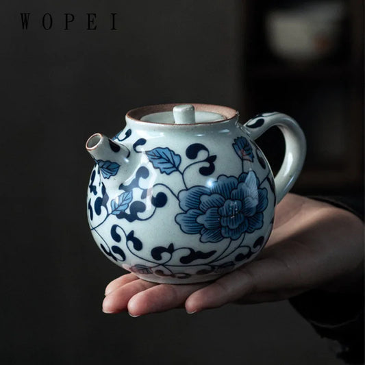 130ml Vintage Blue and White Porcelain Teapots Handmade Small Capacity Ceramic Tea Pot Travel Portable Kettle Chinese Tea Set