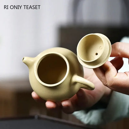 130ml Yixing Purple Clay Teapot Master Handmade Small Capacity Tea Pot Raw Ore Beauty Kettle Chinese Authentic Zisha Tea Set