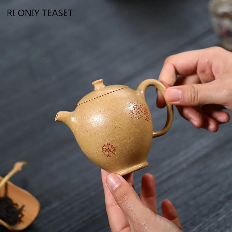 130ml Yixing Purple Clay Teapots Famous Handmade Tea Pot Raw Ore Section Mud Kettle Chinese High-end Zisha Tea Set Collection