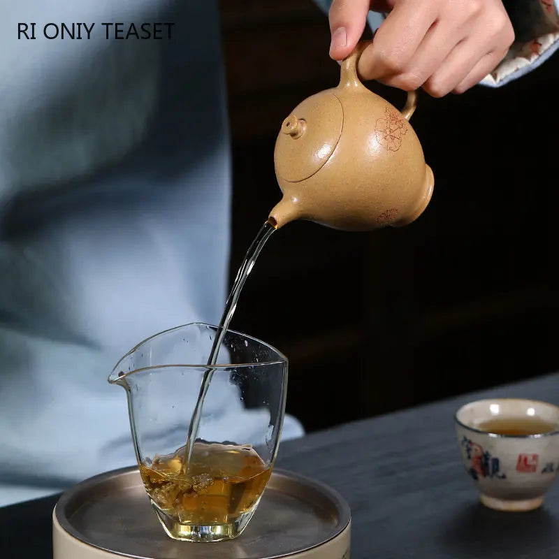 130ml Yixing Purple Clay Teapots Famous Handmade Tea Pot Raw Ore Section Mud Kettle Chinese High-end Zisha Tea Set Collection