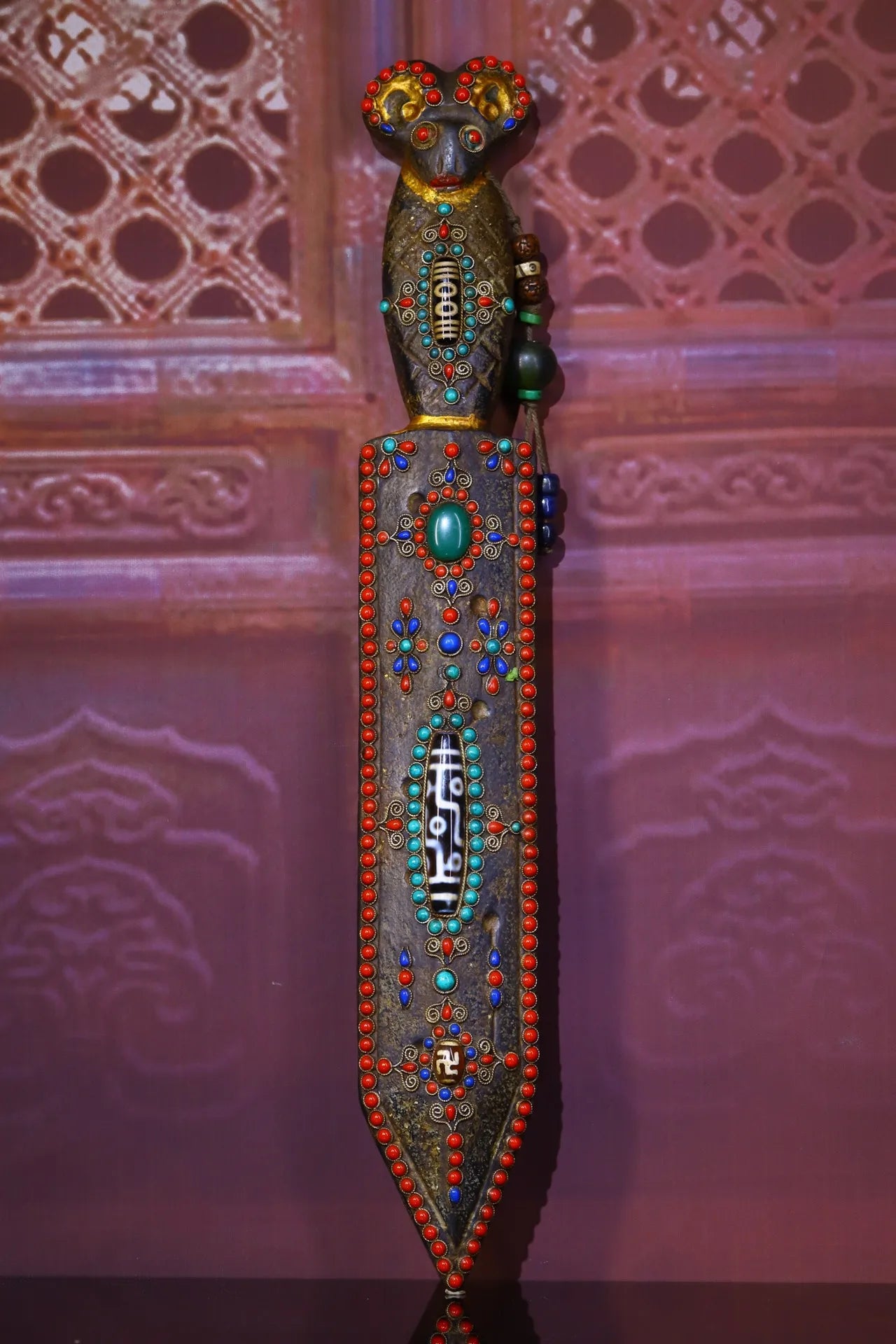 17"Tibetan Temple Collection Old Natural Meteorite Cinnabar Mosaic Gem gZi Beads Head Sword Shape Amulet Dharma Town house