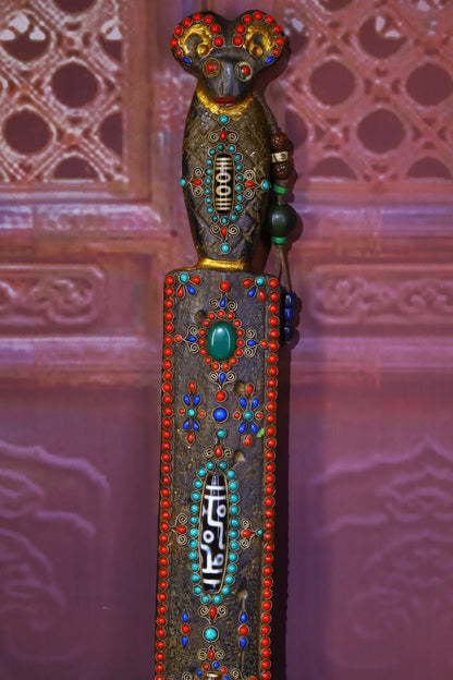 17"Tibetan Temple Collection Old Natural Meteorite Cinnabar Mosaic Gem gZi Beads Head Sword Shape Amulet Dharma Town house