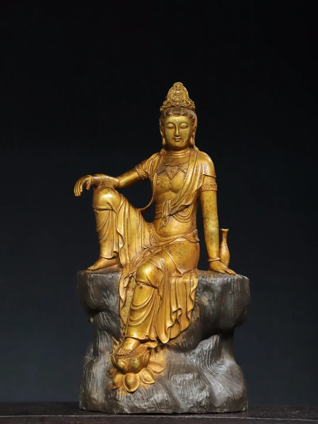 18"Tibet Temple Collection Old Bronze Gilded Cinnabar Shuiyue Guanyin Bodhisattva Sitting Buddha Worship Hall Town house