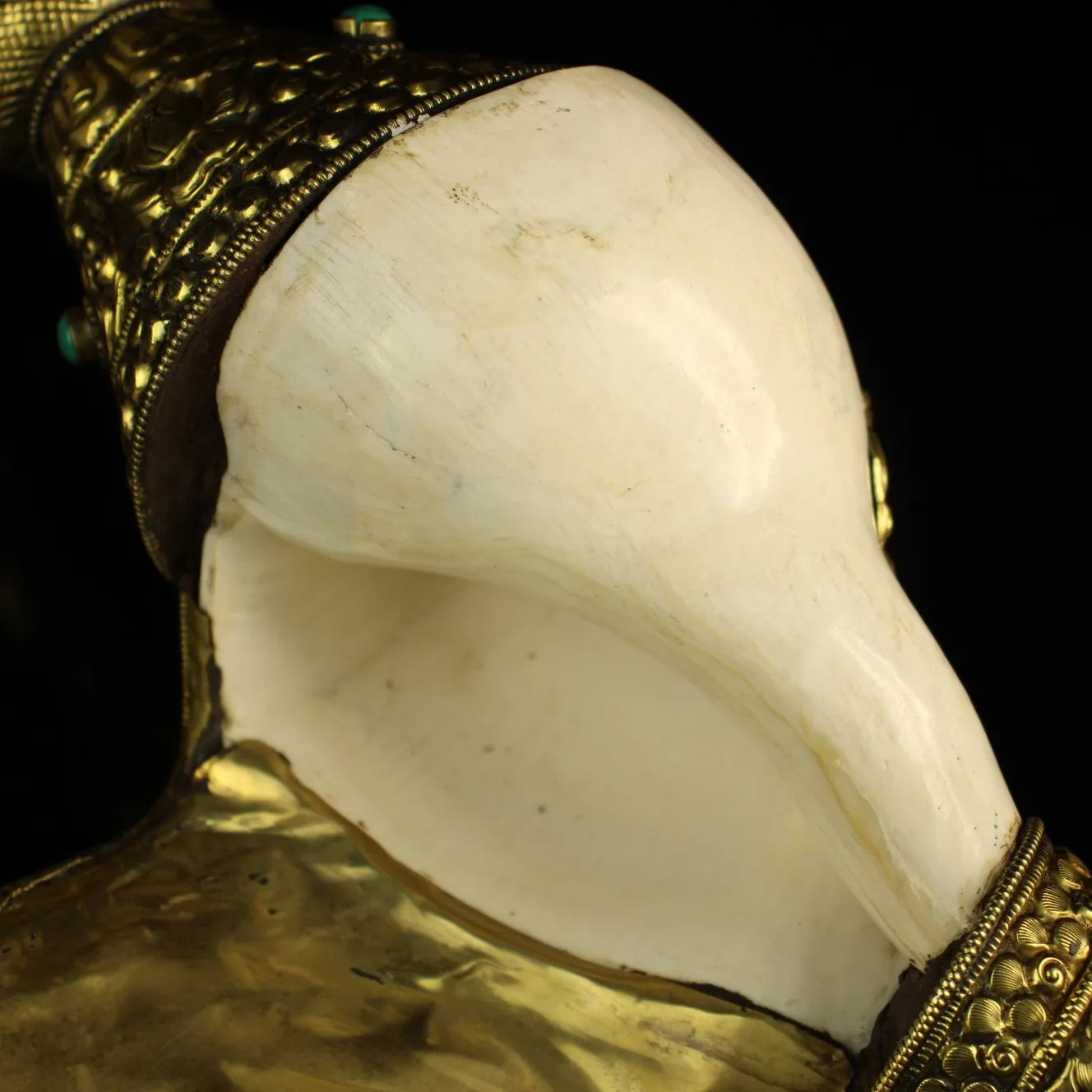 18"Tibetan Temple Collection Old Natural Conch Tibetan silver Gilt Gem beast pattern river snail conch magic weapon Town House