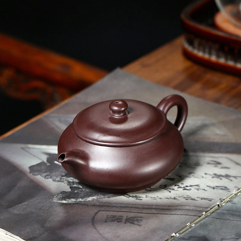 180ml Yixing Purple Clay Teapots Famous Artists Handmade Large Caliber Tea Pot Raw Ore Purple Mud Kettle Chinese Zisha Tea Set
