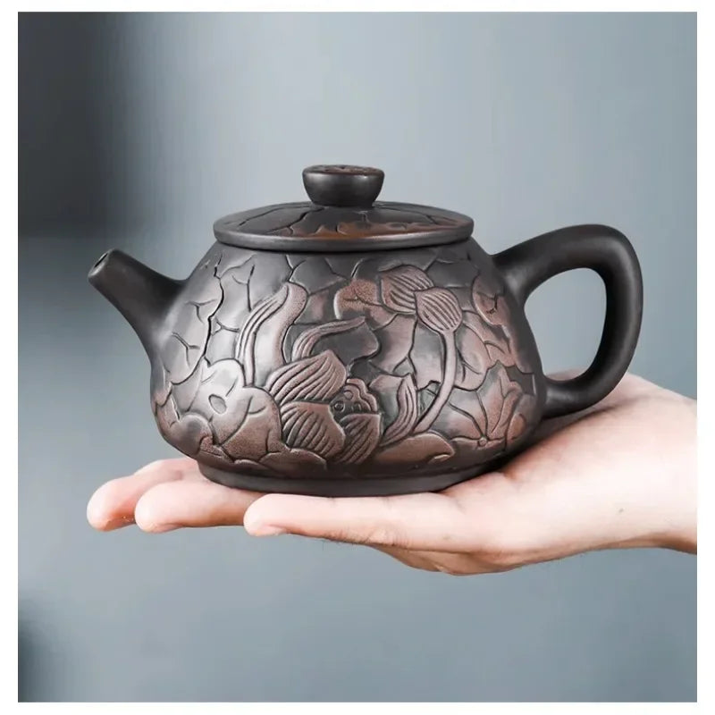 1pc Yixing Tea Pot Purple Clay Teapots Beauty Kettle Black Mud Hand Hand Carved Lotus Illustration Pot Home Handmade Tea Set
