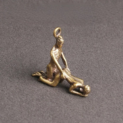 1pcs Creative pure copper couple art key chain pendant brass couple pendant key chain small copper living decorative figurines