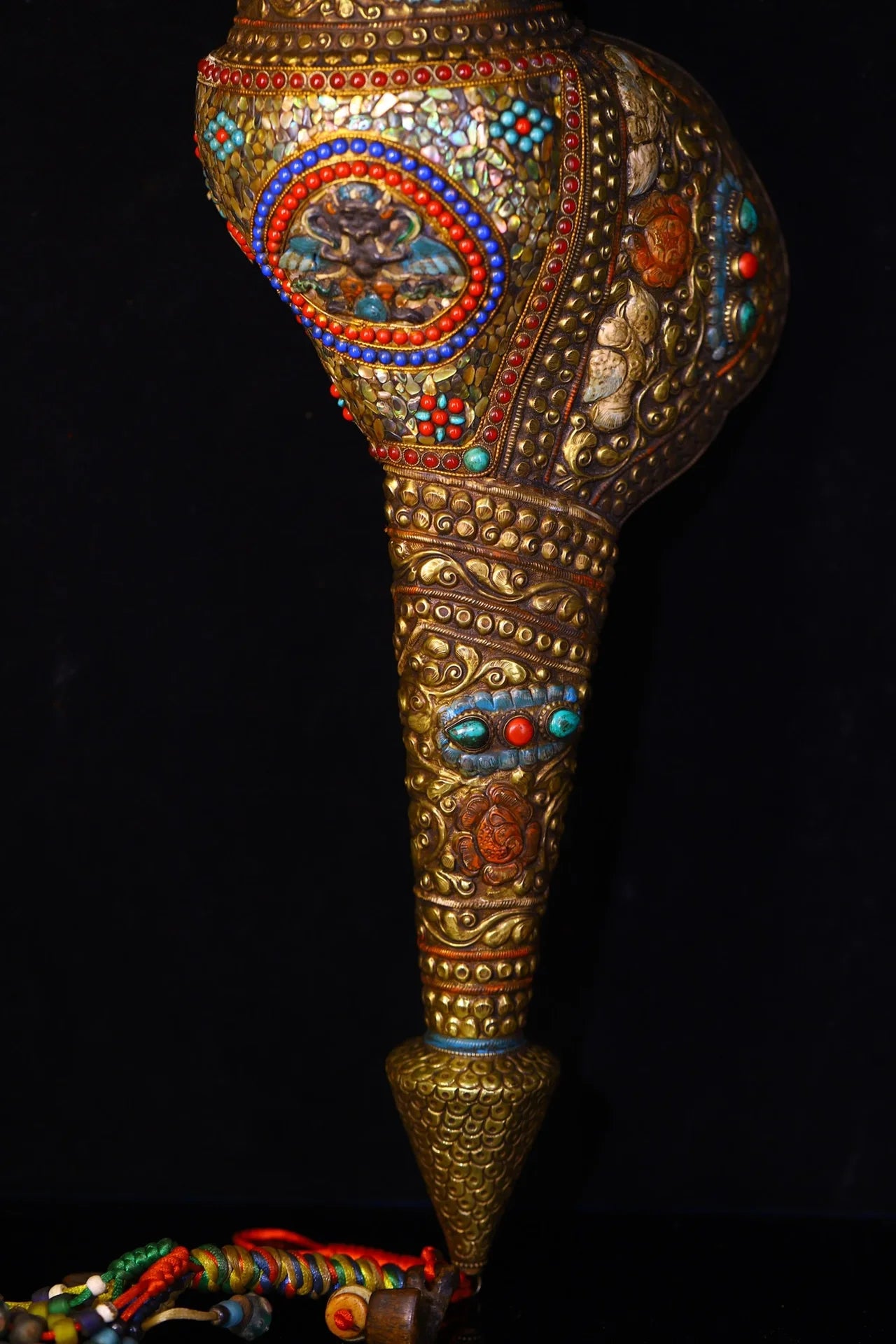 20"Tibetan Temple Collection Old Natural Conch Painted Mosaic Gem gZi Beads GARUDA Conch Pendant Amulet Worship Hall Town house