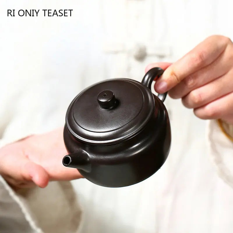 200ml Yixing Purple Clay Teapots Famous Handmade Tea Pot Raw Ore Black Vermillion Mud Kettle Chinese Authentic Zisha Tea Set