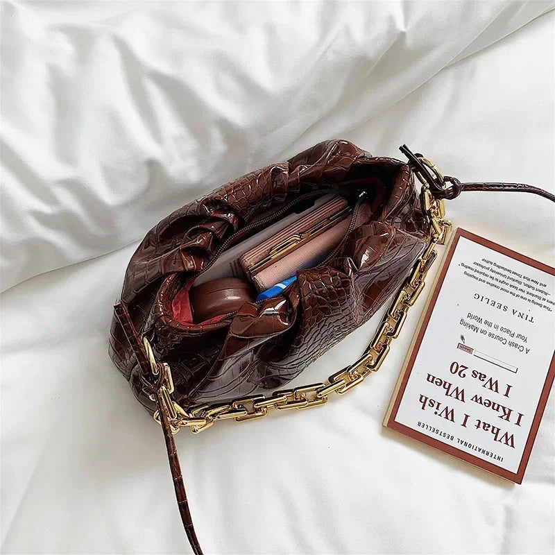 2021 New Women's Underarm Bag Luxury Desiner Large Capacity Shoulder Messenger Bag Thick Chain Fold Handbag Crocodile Cloud Bag