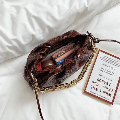 2021 New Women's Underarm Bag Luxury Desiner Large Capacity Shoulder Messenger Bag Thick Chain Fold Handbag Crocodile Cloud Bag