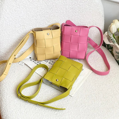 2023 New Candy Color Korean Woven Shoulder Bags for Women Mini Flap Bag Sweet Versatile Crossbody Bags Casual Mobile Phone Bag