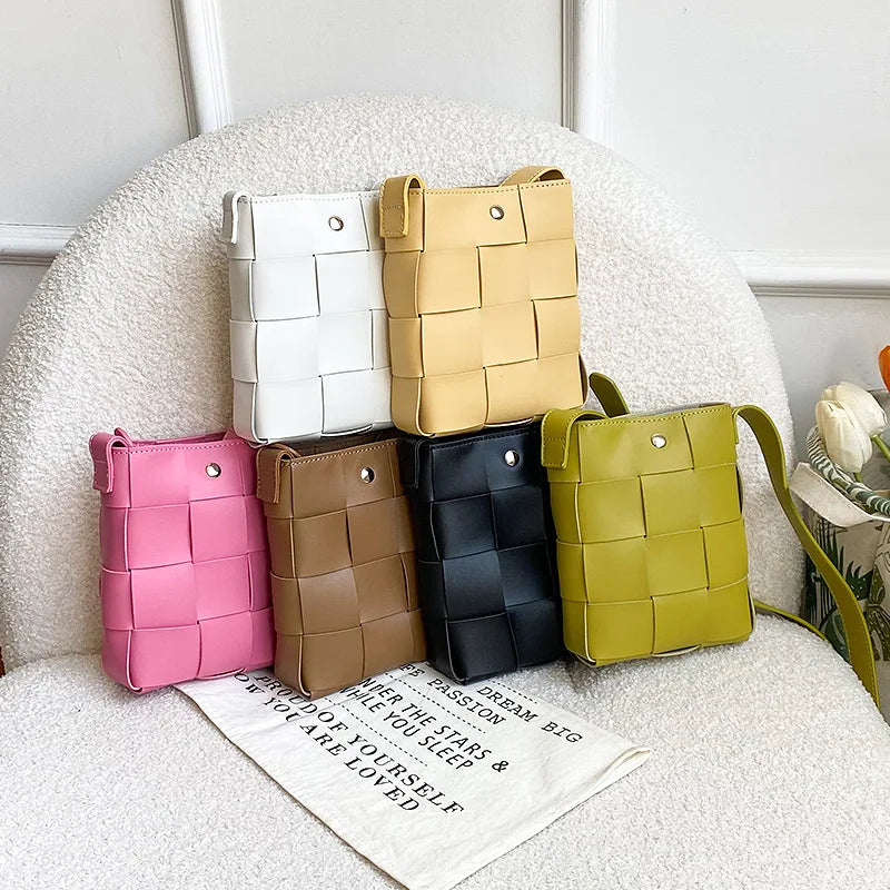 2023 New Candy Color Korean Woven Shoulder Bags for Women Mini Flap Bag Sweet Versatile Crossbody Bags Casual Mobile Phone Bag