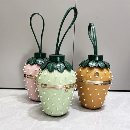 2023 New Strawberry Shaped Clutch Crossbody Bag Lady Purse Wedding Party Evening Bag for Women Girl Cocktail Shoulder Chain Bags