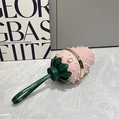 2023 New Strawberry Shaped Clutch Crossbody Bag Lady Purse Wedding Party Evening Bag for Women Girl Cocktail Shoulder Chain Bags