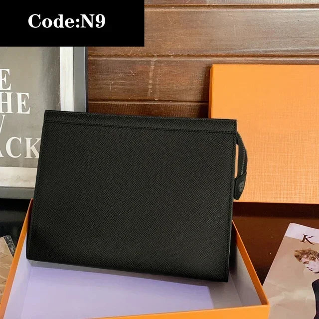 2023 new fashion luxury designer holding a bag high -quality men's Women rinse buns under the underarm clamping Clutch bag