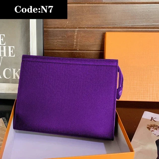 2023 new fashion luxury designer holding a bag high -quality men's Women rinse buns under the underarm clamping Clutch bag