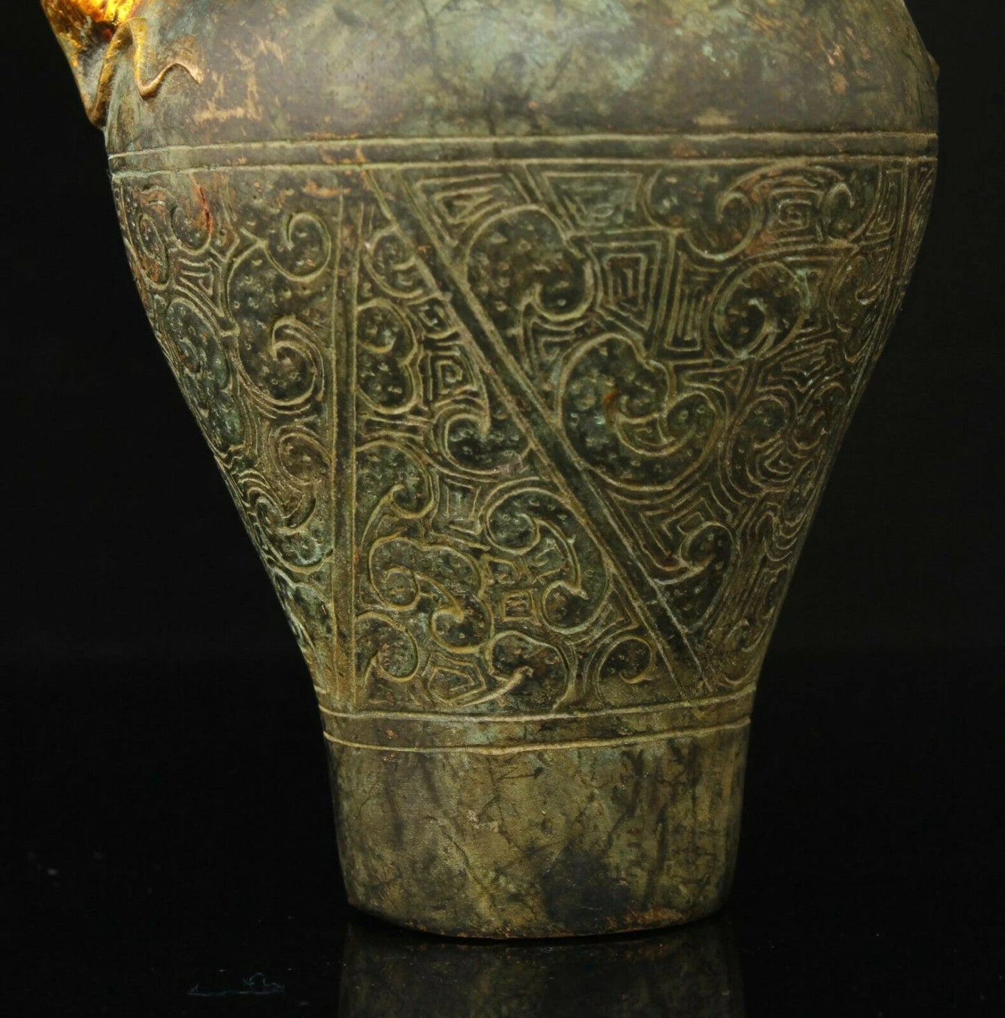 2023China Handwork Embossment Retro Bronze Gilding Snake Rat Vase Home Decoration