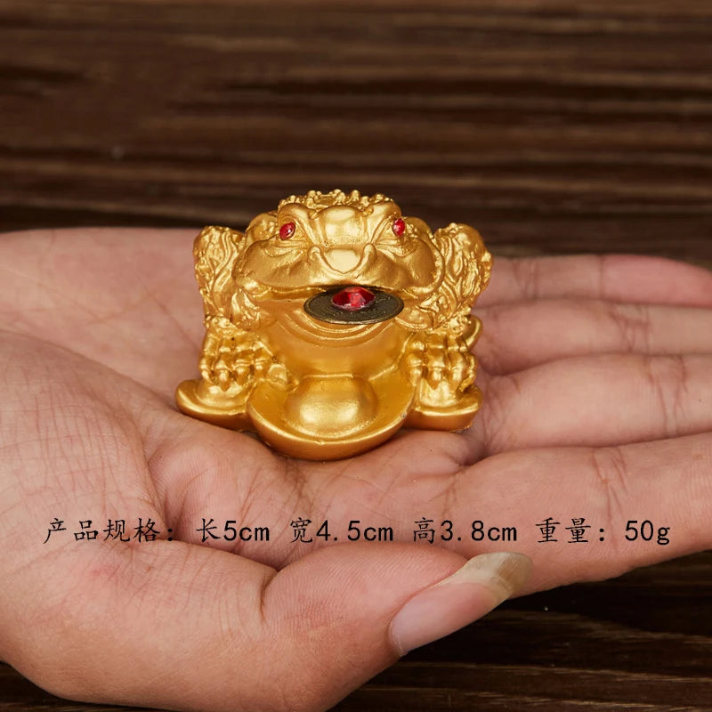 2024 Fengshui Zhaocai Golden Toad Decoration Three legged Toad Home Decoration resin Art Statue Gift Fairy Accessori Fashion
