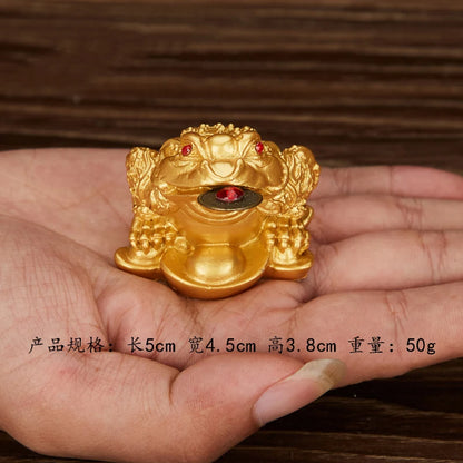 2024 Fengshui Zhaocai Golden Toad Decoration Three legged Toad Home Decoration resin Art Statue Gift Fairy Accessori Fashion