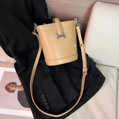 2024 New Candy Color H-Button Spliced Chain Single Shoulder Crossbody French fries Bag Simple and Casual Trendy Bucket Bag