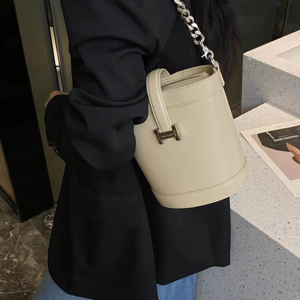 2024 New Candy Color H-Button Spliced Chain Single Shoulder Crossbody French fries Bag Simple and Casual Trendy Bucket Bag