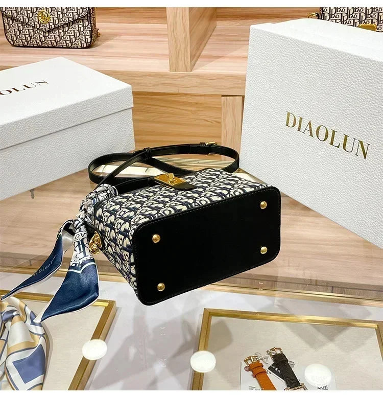 2024 New Embroidery Fashion Box Cosmetic Totes High Quality Shoulder Messenger Bags Luxury Casual Women Purse And Handbags