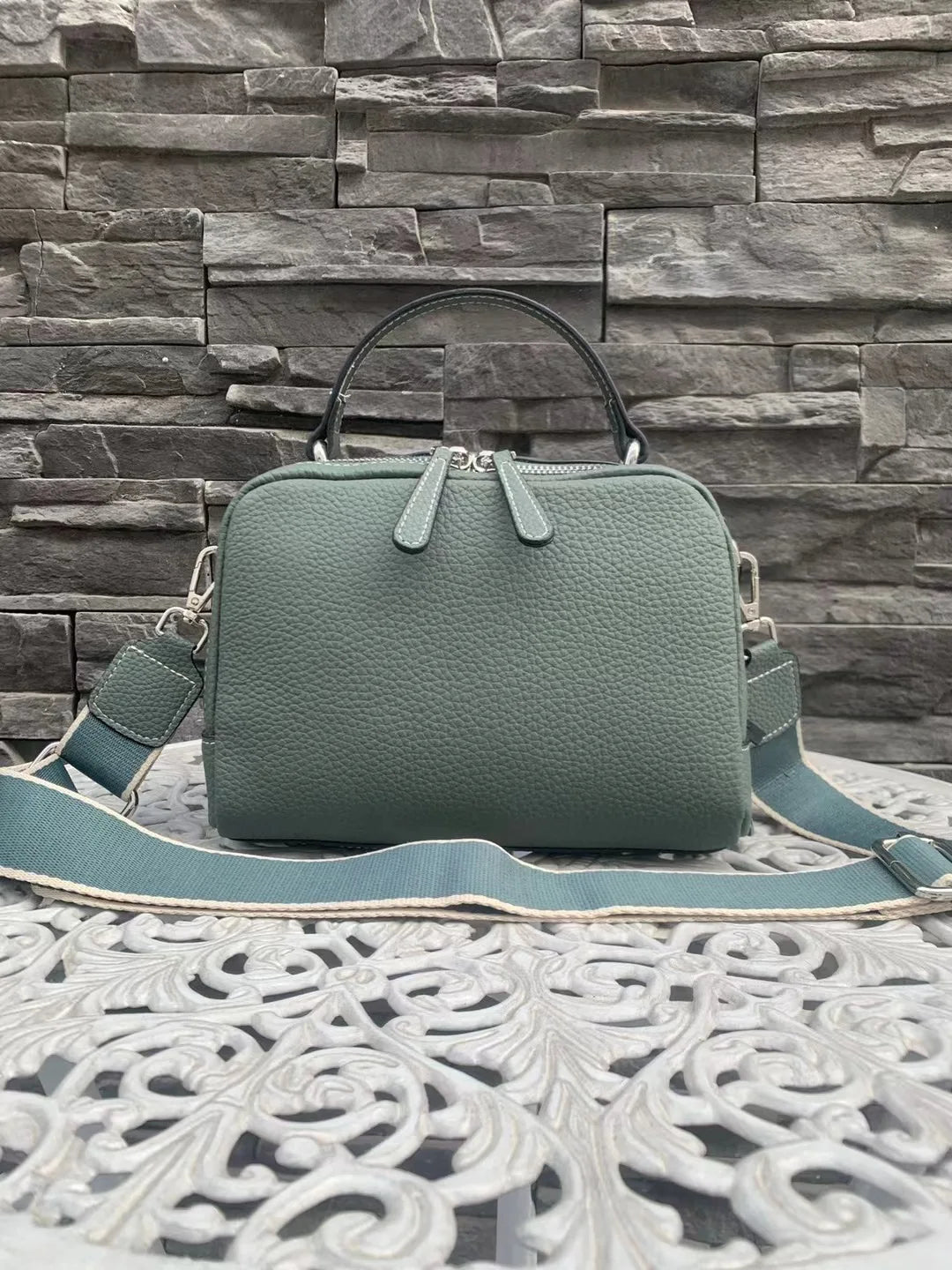 2024 New Fashion Wide Shoulder Strap Crossbody Bag Versatile Casual Commuter Large Capacity Handbags Purses Vintage Bolsas