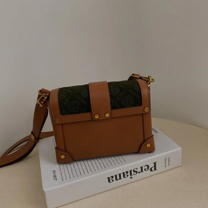 2024 New Fashion and Casual Versatile Contrast Color Box Chain Women's Bag