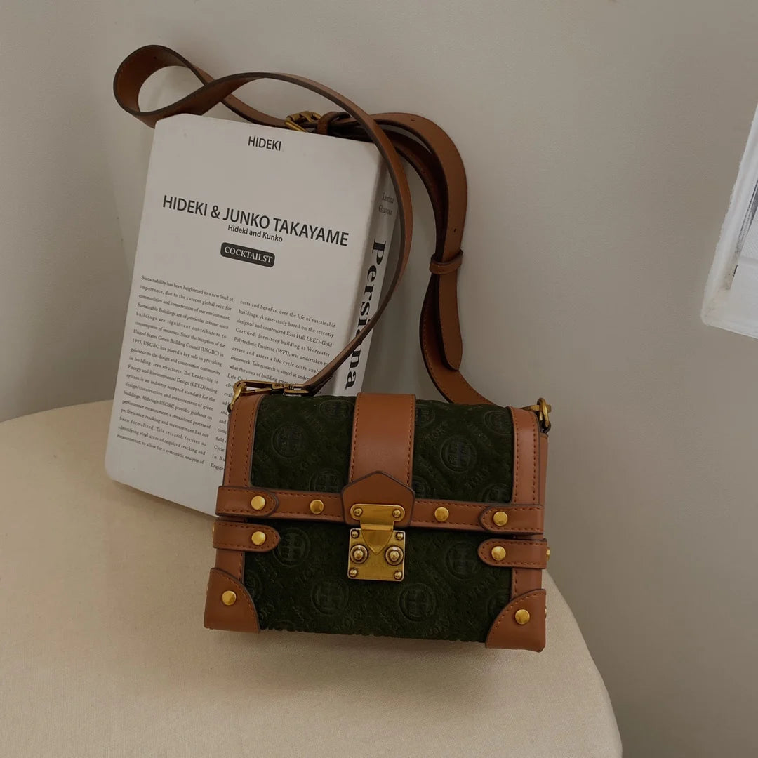 2024 New Fashion and Casual Versatile Contrast Color Box Chain Women's Bag