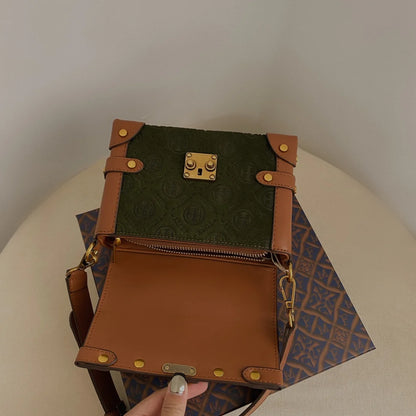 2024 New Fashion and Casual Versatile Contrast Color Box Chain Women's Bag