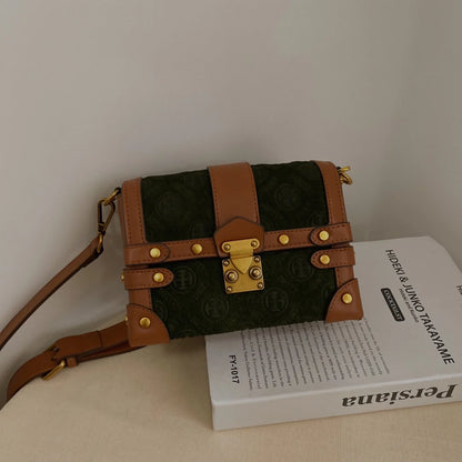 2024 New Fashion and Casual Versatile Contrast Color Box Chain Women's Bag