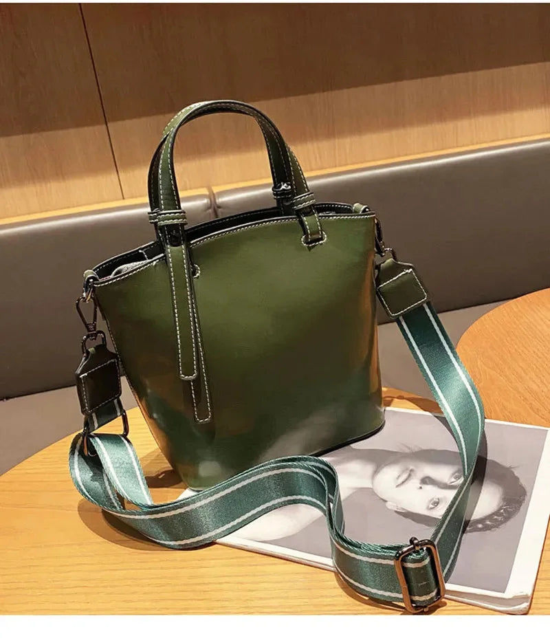 2024 New Female Handbag Cowhide Messenger Fashion One-shoulder Bucket Lady Travel Bag