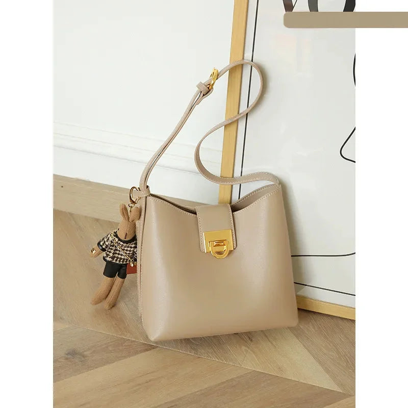 2024 New French Niche Bucket Women's Shoulder Trendy Fashionable All-match Crossbody Bag