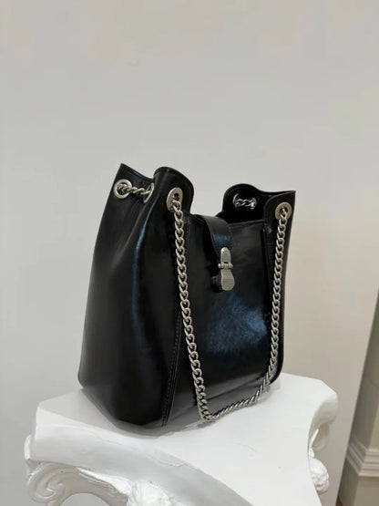 2024 New Korean Chic Niche Minority Chains Shoulder Bag Oil Wax Leather Cowhide Bucket Bags All-match Commuter Handbag Bolsos