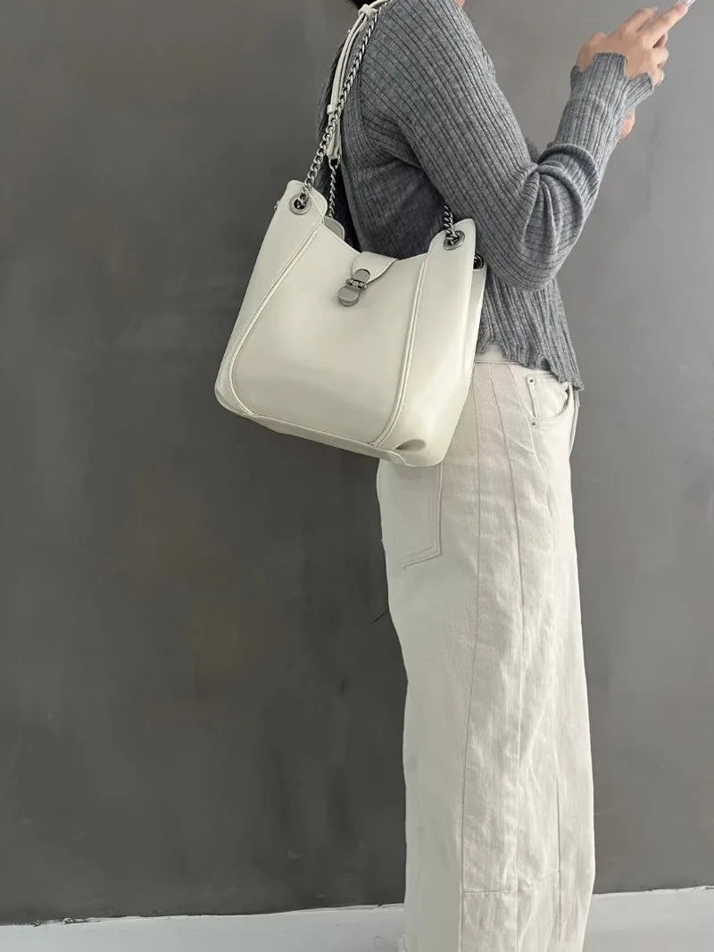 2024 New Korean Chic Niche Minority Chains Shoulder Bag Oil Wax Leather Cowhide Bucket Bags All-match Commuter Handbag Bolsos