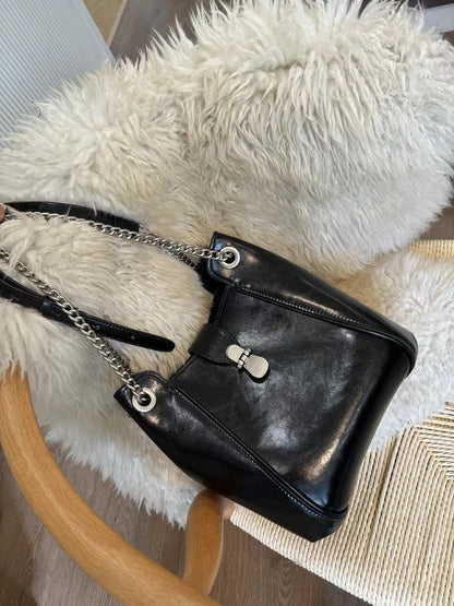 2024 New Korean Chic Niche Minority Chains Shoulder Bag Oil Wax Leather Cowhide Bucket Bags All-match Commuter Handbag Bolsos