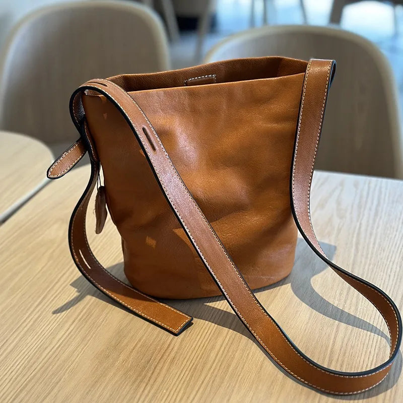 2024 New Korean Genuine Leather Bucket Bag Vintage Casual Luxury Underarm Shoulder Handbags Large Capacity Commute Bolsas Mujer