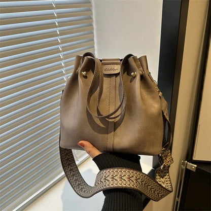 2024 New Retro Fashion Simple Bucket Bag Solid Color One Shoulder Messenger Bag Women Bag Designer Bags Luxury