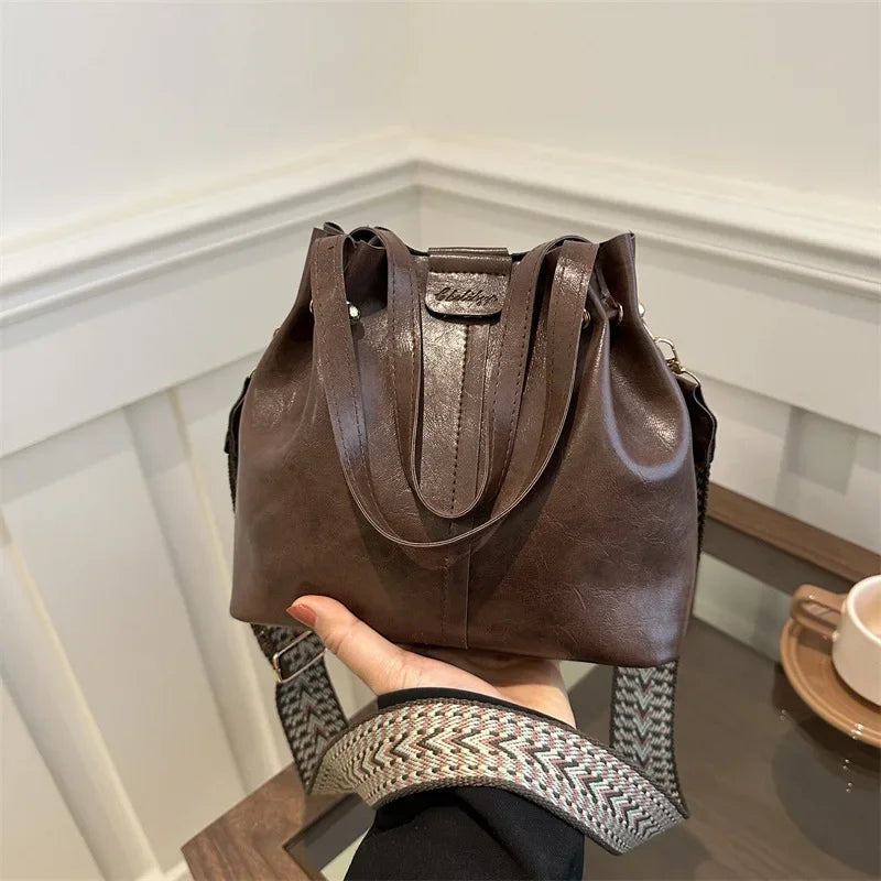 2024 New Retro Fashion Simple Bucket Bag Solid Color One Shoulder Messenger Bag Women Bag Designer Bags Luxury