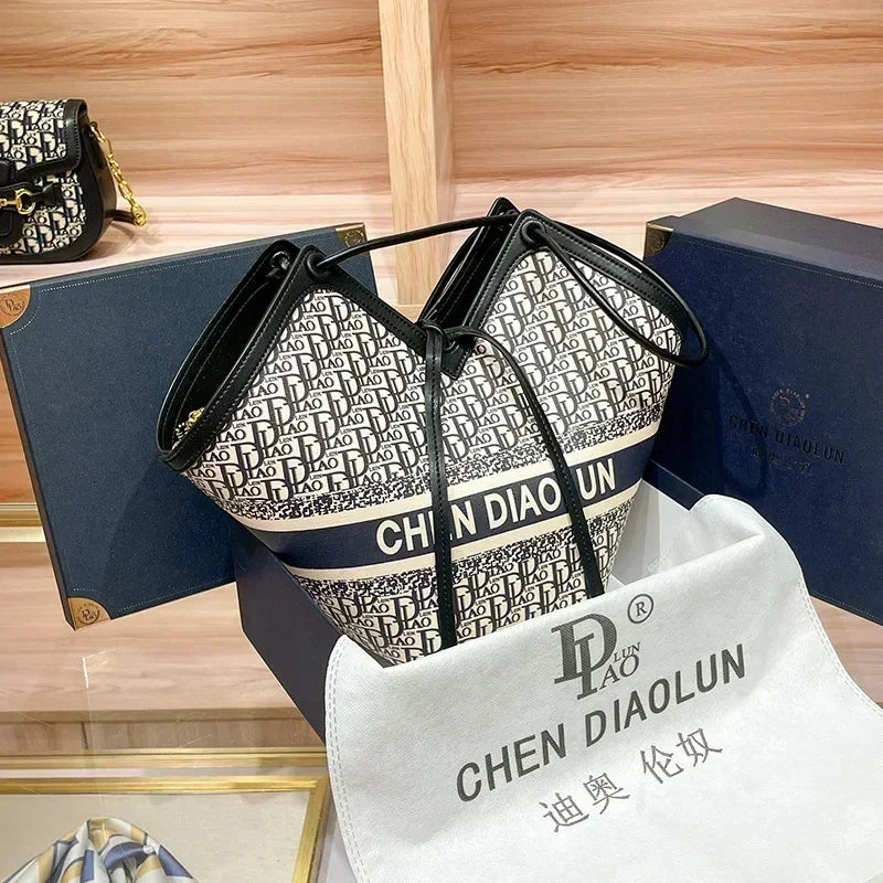 2024 Summer New Advanced Embroidery Large Capacity Tote Live Volume Commuter Single Shoulder Women's Mommy Vintage Bag