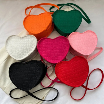 2024 Trend Fashion Heart Shaped Shoulder Bag Large Capacity Simple Fresh Portable Crossbody Handbags Solid Casual Bolsas Mujer