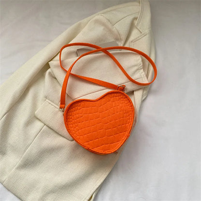 2024 Trend Fashion Heart Shaped Shoulder Bag Large Capacity Simple Fresh Portable Crossbody Handbags Solid Casual Bolsas Mujer