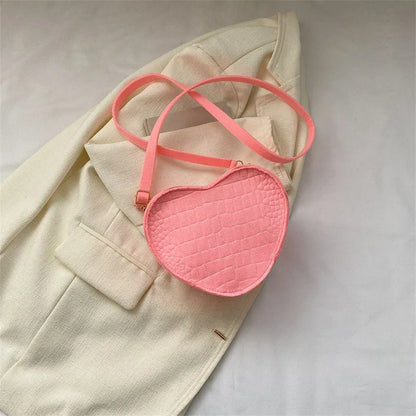 2024 Trend Fashion Heart Shaped Shoulder Bag Large Capacity Simple Fresh Portable Crossbody Handbags Solid Casual Bolsas Mujer