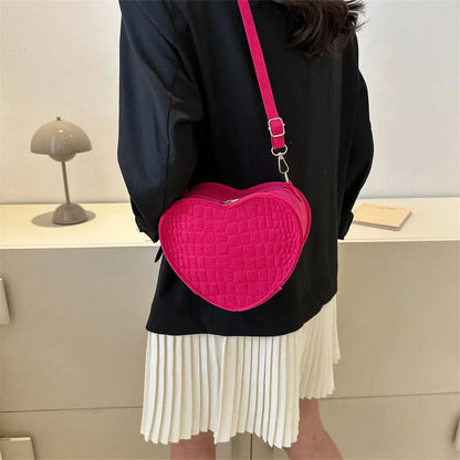 2024 Trend Fashion Heart Shaped Shoulder Bag Large Capacity Simple Fresh Portable Crossbody Handbags Solid Casual Bolsas Mujer