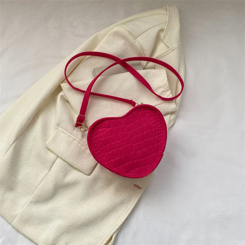 2024 Trend Fashion Heart Shaped Shoulder Bag Large Capacity Simple Fresh Portable Crossbody Handbags Solid Casual Bolsas Mujer