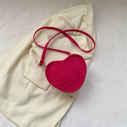 2024 Trend Fashion Heart Shaped Shoulder Bag Large Capacity Simple Fresh Portable Crossbody Handbags Solid Casual Bolsas Mujer