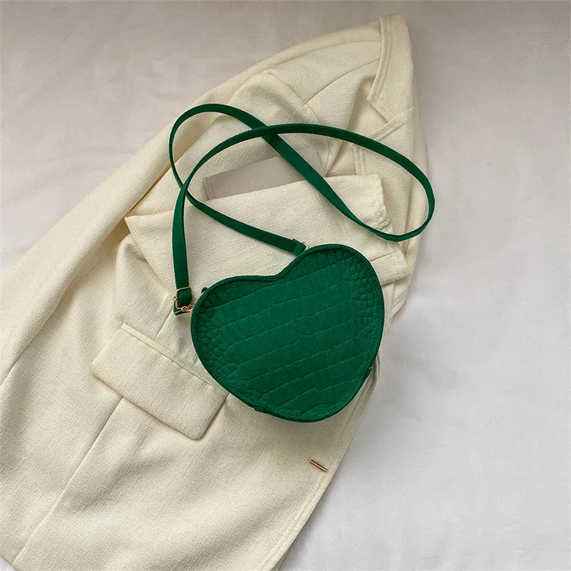 2024 Trend Fashion Heart Shaped Shoulder Bag Large Capacity Simple Fresh Portable Crossbody Handbags Solid Casual Bolsas Mujer